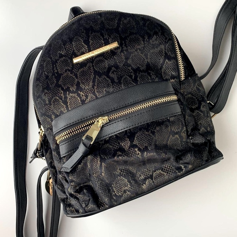 Black Steve Madden mini bag
